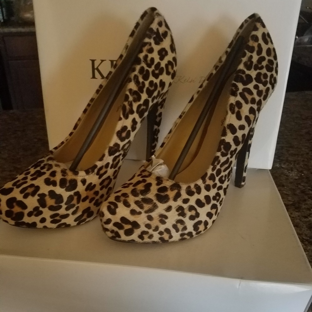 Kelsi Blase High PlateForm Pumps